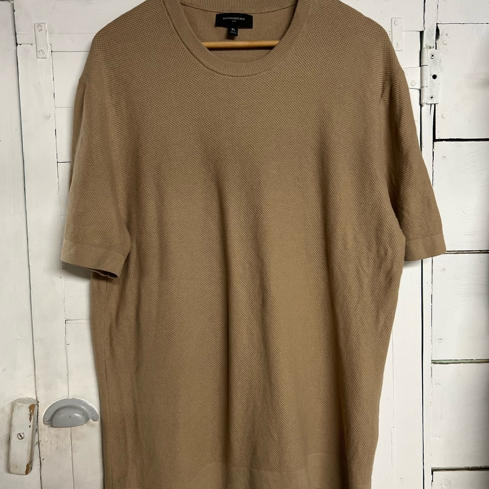 Banana Republic Men's tan Short Sleeve Knit